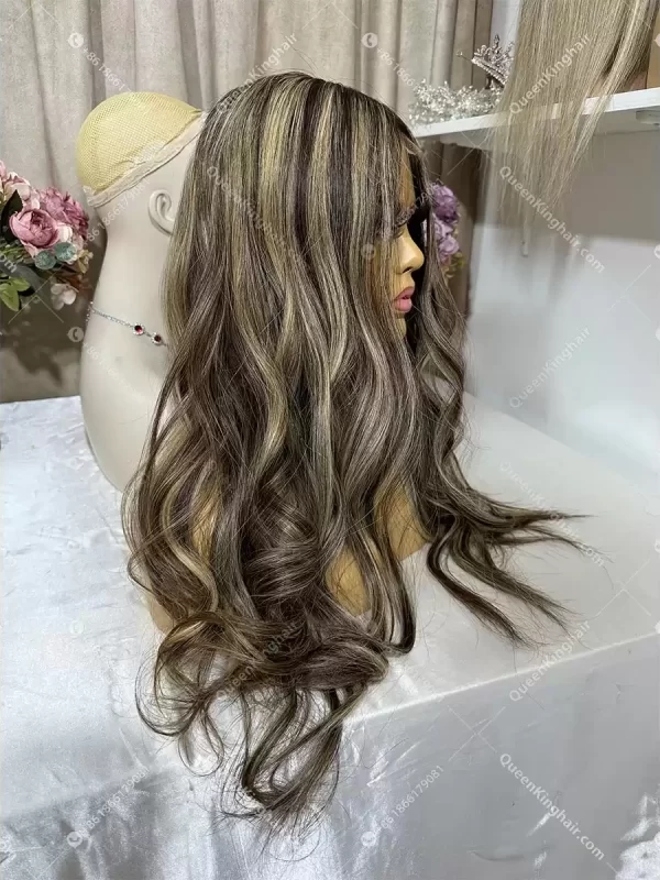 20 inches v part medium size cap with 3 clips inside the cap 200 grams dark brown with blonde highlights wavy