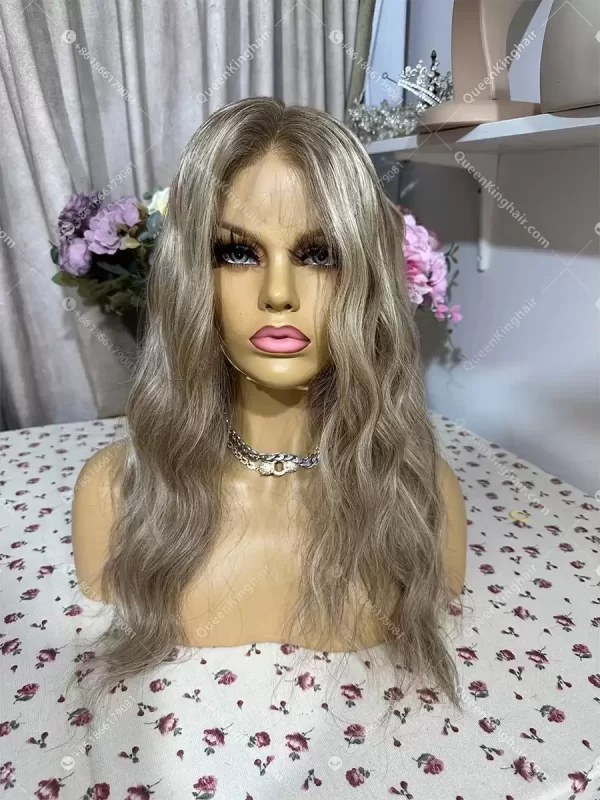 18 inches 13x6 Hd lace 150% density medium size brown and blonde balayage warm blonde hair